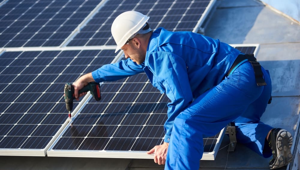 Un panneau solaire pour la maison qui se branche en 5 minutes